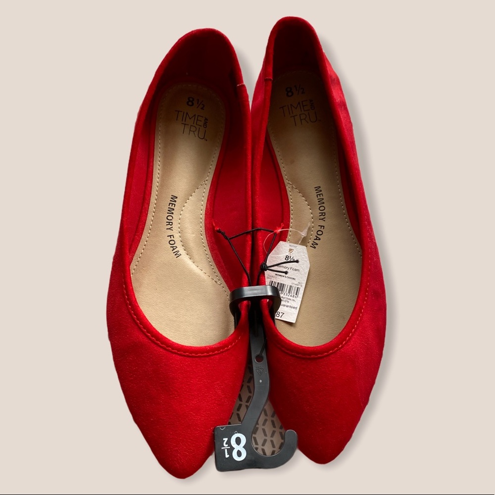 NWT RED TIME & lTRU FLATS